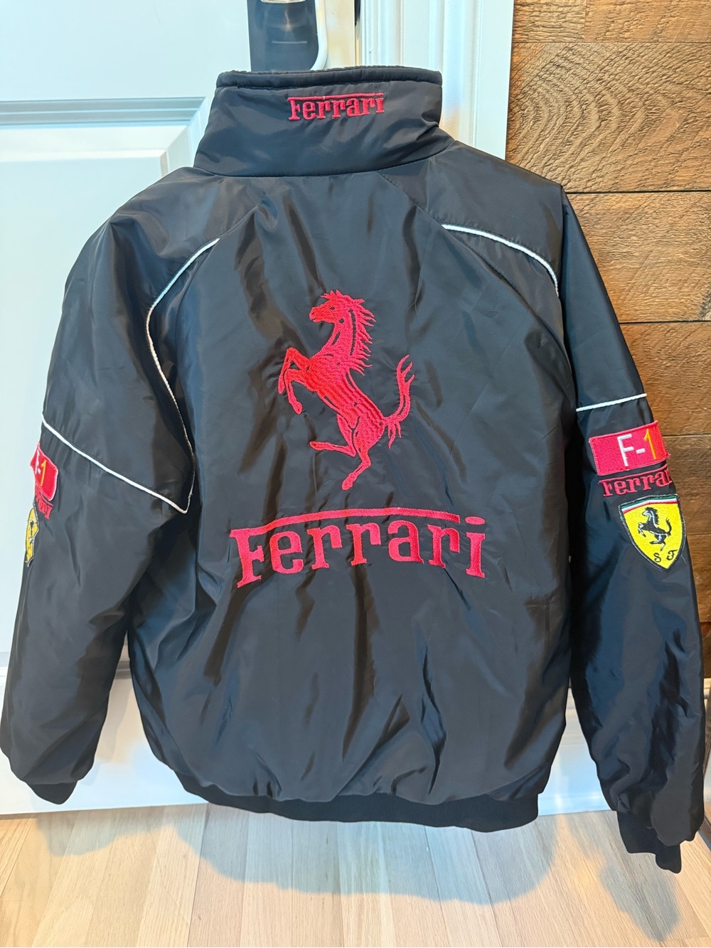 Ferrari Black & Red Racing Jacket size medium - Picture 2 of 3